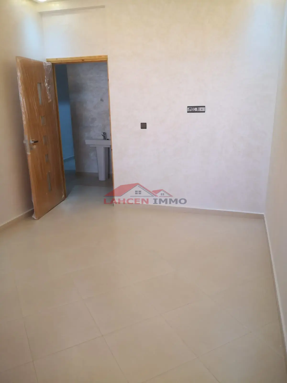 Appartement moderne à louer pour famille à Hay Mohammadi