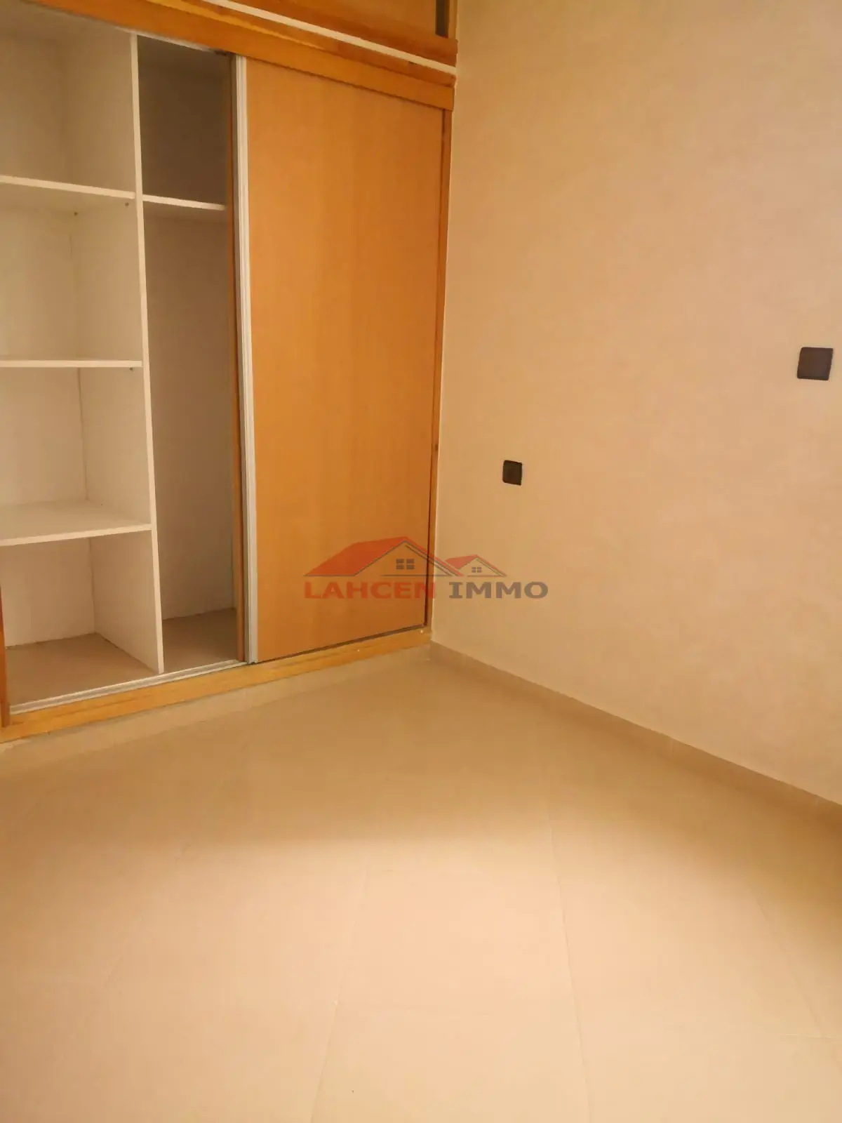 Appartement moderne à louer pour famille à Hay Mohammadi
